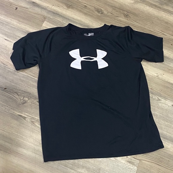 Under Armour Other - UA youth XL tshirt